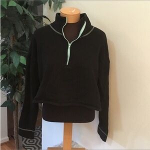 WILD Fable pull over crop 1/2 zip Womans Large black with turquoise